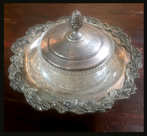 II.546 POCILLO DE CRISTAL EN BASE DE PLAQUÉ