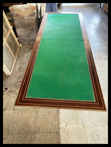 I.3639 MESA DE JUEGO Y ARRIMO CON MARQUETERÍA