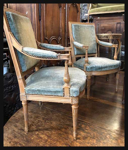 I.1569 PAR DE SITIALES LUIS XVI