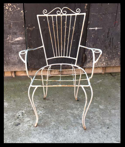 I.447 MESA Y 4 SILLAS DE FIERRO