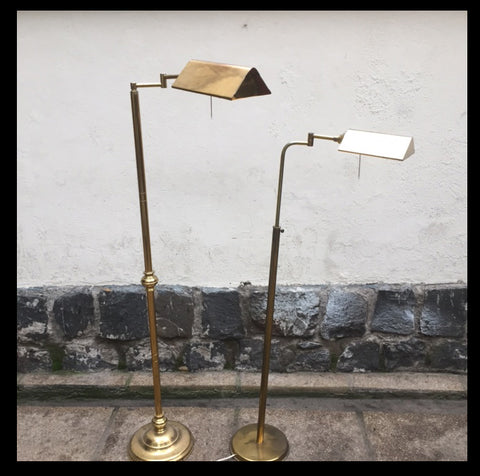 II.623 LÁMPARAS DE PIE DE BRONCE