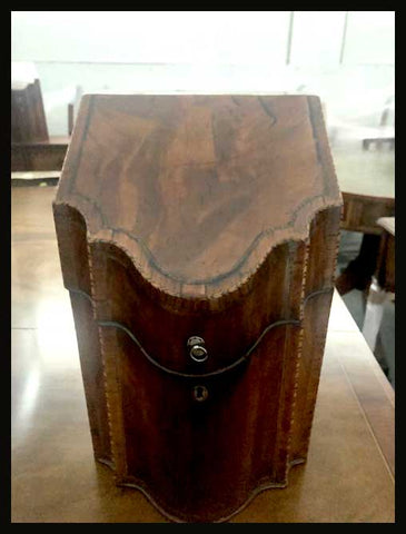 II.1858 PAR DE CAJAS DE CUCHILLOS VICTORIANAS