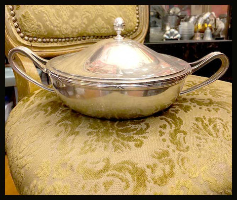 II.1862 GUISERA REDONDA DE PLAQUÉ