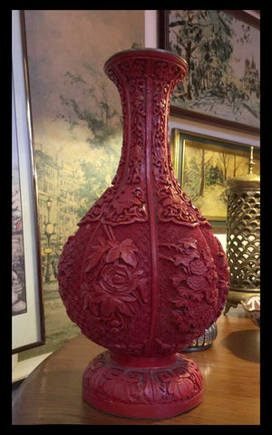 II.626 FLORERO CHINO DE LACA ROJA