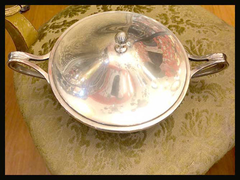 II.1862 GUISERA REDONDA DE PLAQUÉ