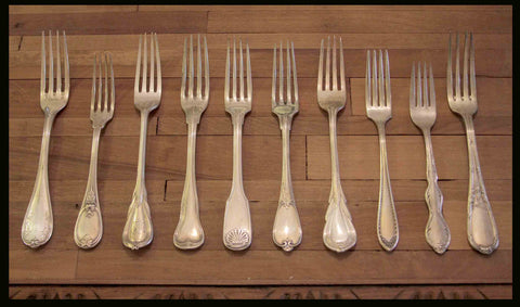 II.551 TENEDORES VARIADOS