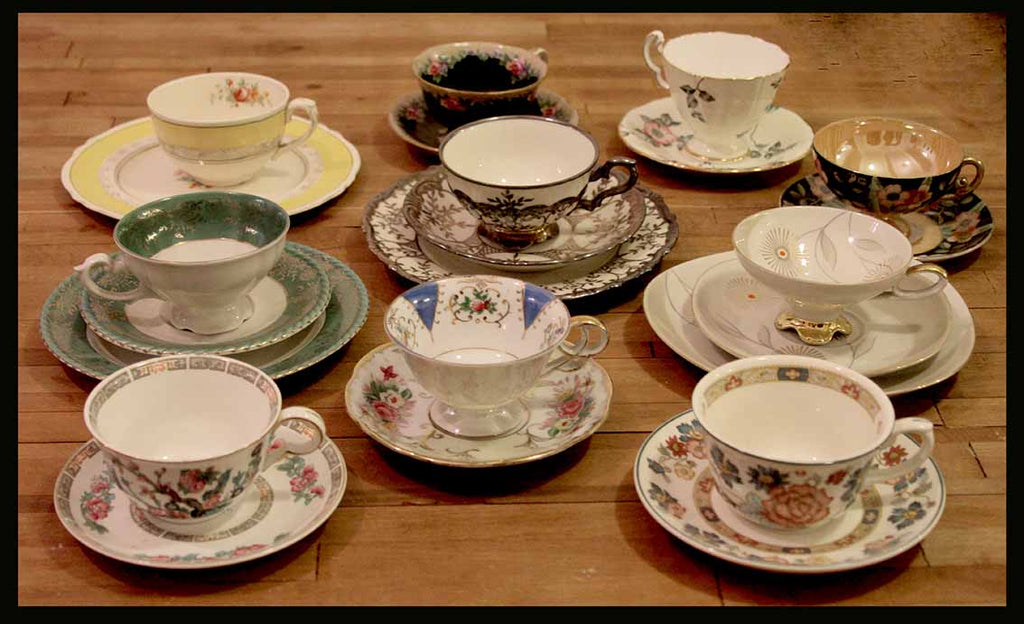 II.552 TAZAS DE COLECCIÓN