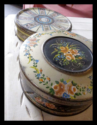 II.492 CAJITAS DE LATA