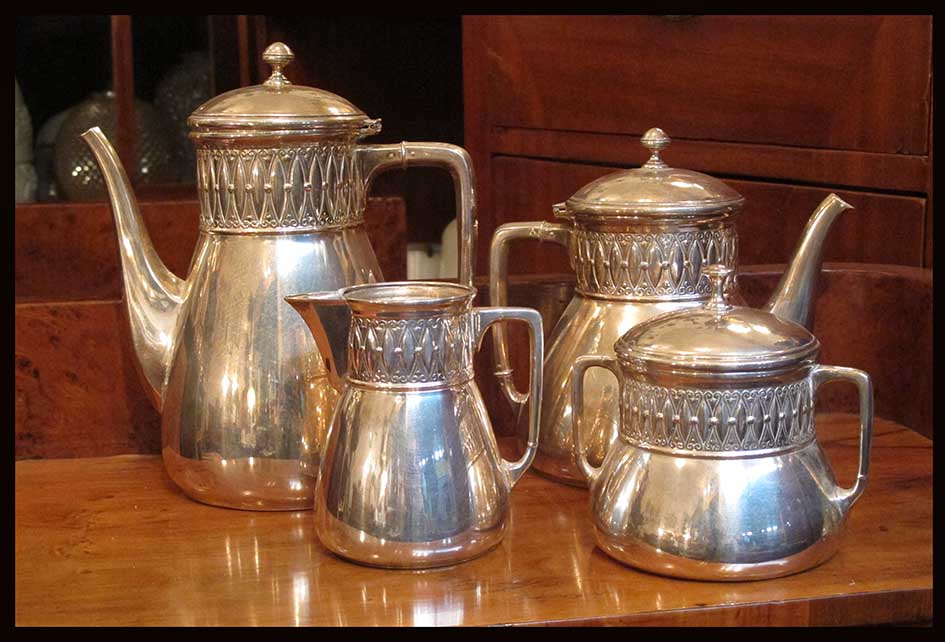 II.496 JUEGO DE TÉ DE PLAQUÉ