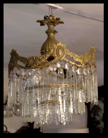 II.497 LÁMPARA DE BRONCE Y LÁGRIMAS