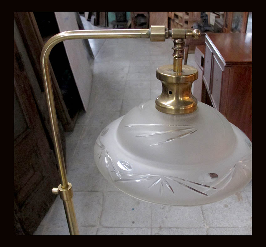 II.499 LÁMPARA DE SOFÁ