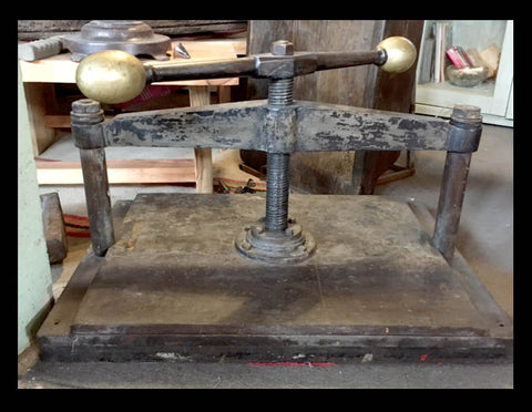 II.763 PRENSA DE LIBROS DE FORMATO GIGANTE