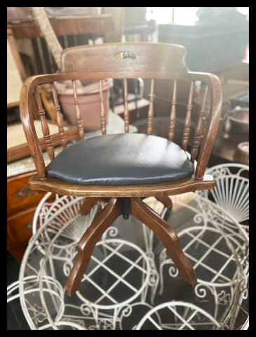 I.3643  SILLA SHERIFF GIRATORIA