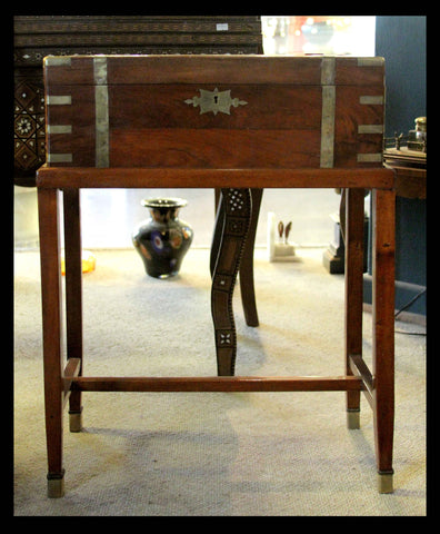 II.16 ESCRIBANÍA DE VIAJE