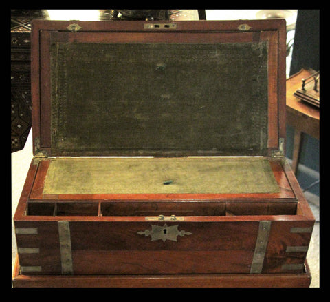 II.16 ESCRIBANÍA DE VIAJE