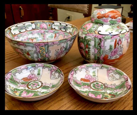 II.781 JUEGO MACAU 4 PIEZAS