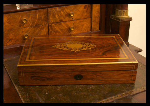 II.93 CAJA DE JACARANDÁ