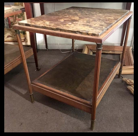 II.800 PAR DE MESAS LATERALES CON MÁRMOL