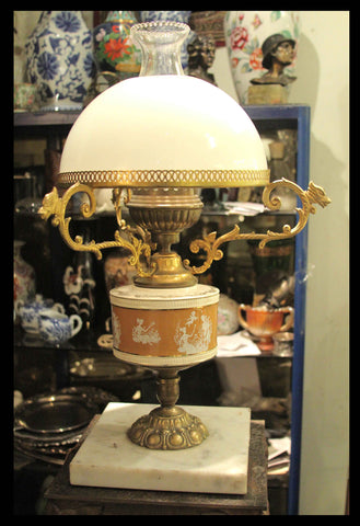 II.18 LÁMPARA ITALIANA