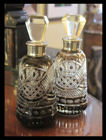 II.37 BOTELLAS DE CRISTAL COLOR ÁMBAR