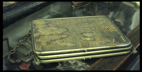 II.20 ESPEJO TRÍPTICO DE VIAJE