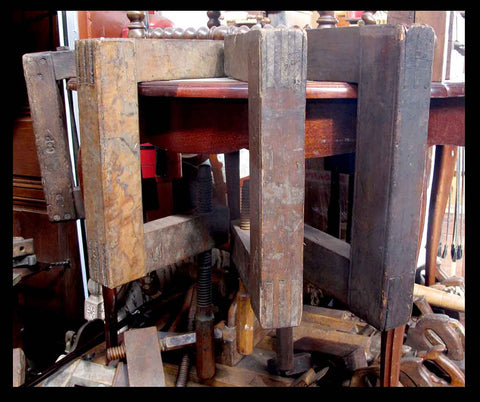 II.737 ROLDANAS Y HERRAMIENTAS DE MADERA