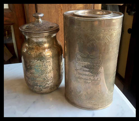 II.609 ANTIGUOS TARROS DE TÉ