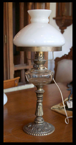 II.48 LÁMPARA DE SOBREMESA
