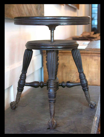 I.51 PISO DE PIANO REGULABLE