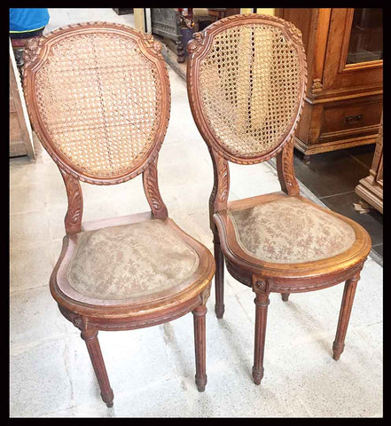 I.335 PAR DE SILLAS DE JUNCO Y TELA