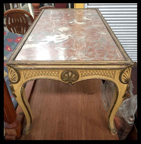 I.339 MESA DE CENTRO DE MADERA Y MÁRMOL