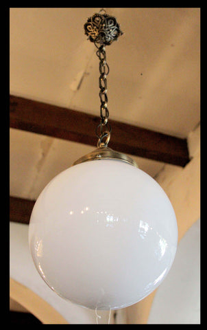 II.56 PAR DE LÁMPARAS COLGANTES