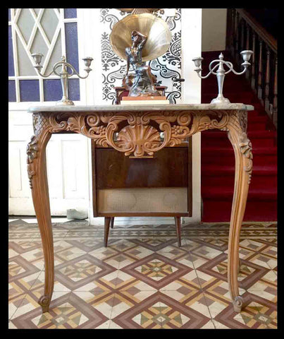 I.480 ARRIMO DE MADERA TALLADA Y MÁRMOL