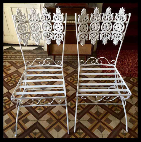 I.481 JUEGO DE TERRAZA DE FIERRO FORJADO Y FUNDIDO