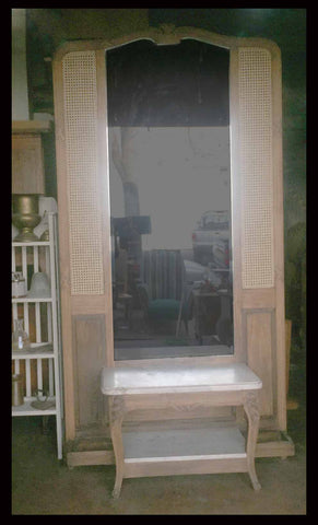 I.352 PERCHERO DE MADERA Y JUNCO