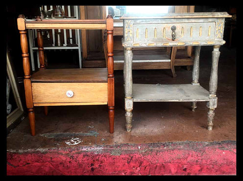 I.353 JUEGO DE VELADORES DISTINTOS