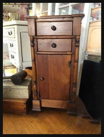 I.1591 VELADOR DE MADERA