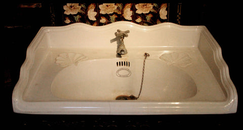 I.48 VANITORIO ANTIGUO