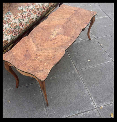 I.342 MESA DE CENTRO CON MARQUETERÍA