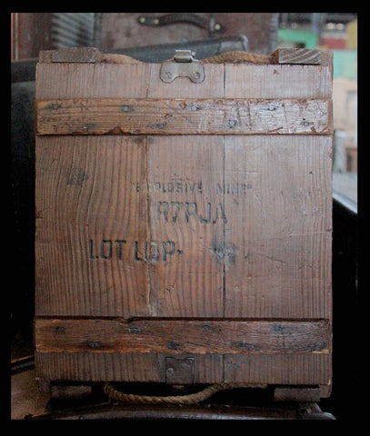 II.70 CAJA DE MADERA PARA EXPLOSIVOS