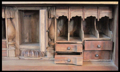 I.42 SECRETAIRE DE MADERA