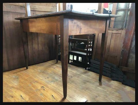 I.1604 MESA PATAS RECTAS