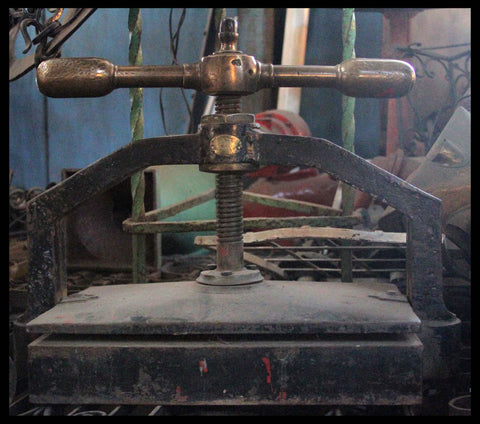 II.77 PRENSA DE LIBROS