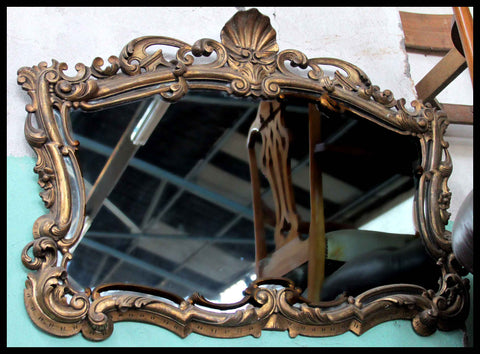 II.94 ESPEJO MARCO DORADO