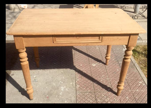 I.495 ESCRITORIO PATAS TORNEADAS