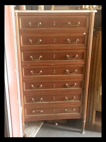 I.497 CÓMODA ALTA CON MÁRMOL