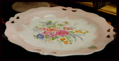 II.105 PLATO DE PORCELANA