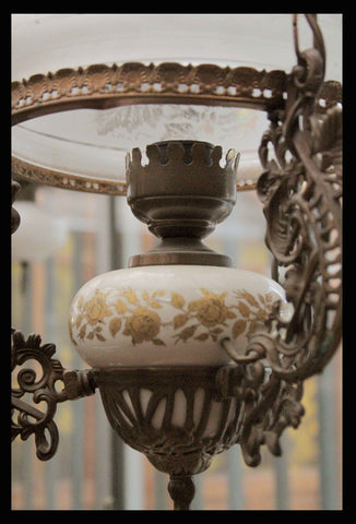 II.107 LÁMPARA FLOREADA TIPO CANDELABRO