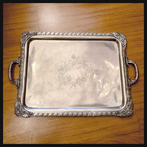 II.2170 BANDEJA RECTANGULAR CON FLOR CENTRAL