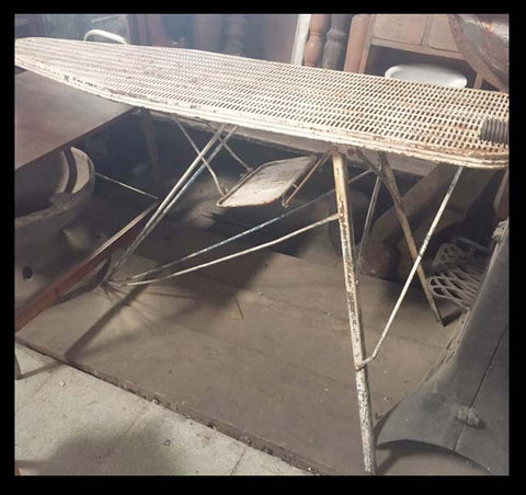 I.513 TABLA DE PLANCHAR DE FIERRO